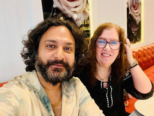 Jenny and Sumit Depart India After 90 Days